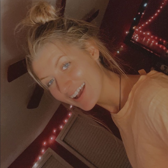 Meet your Posher, Tara - Picture 1 of 1